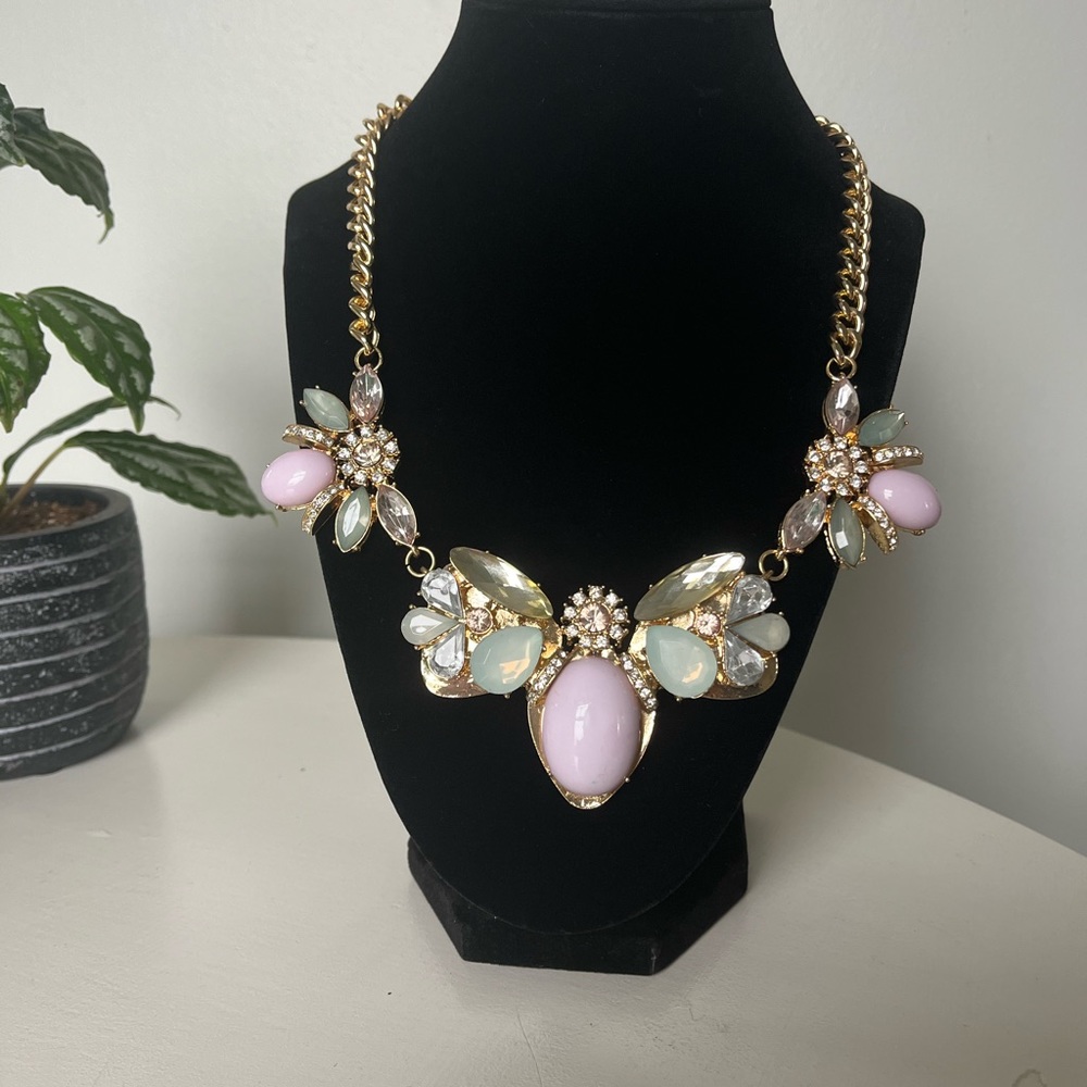 Gorgeous necklace